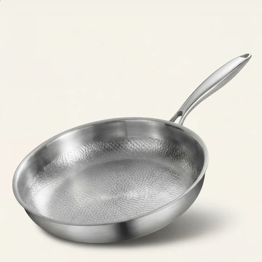 Stekpanna i rent titan: 100 % PFAS-fri